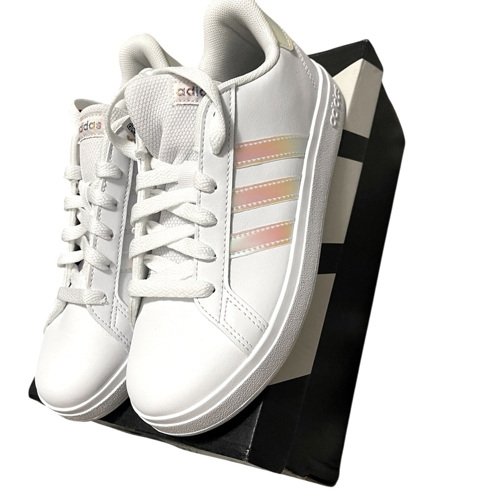 🌟🌟🌼NIB Adidas GRAND COURT 2.0 K. White Shoes with Iridescent Accents - Picture 11 of 12